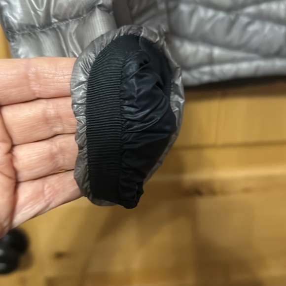 Mountain Hardwear Jacket - Picture 5 of 7